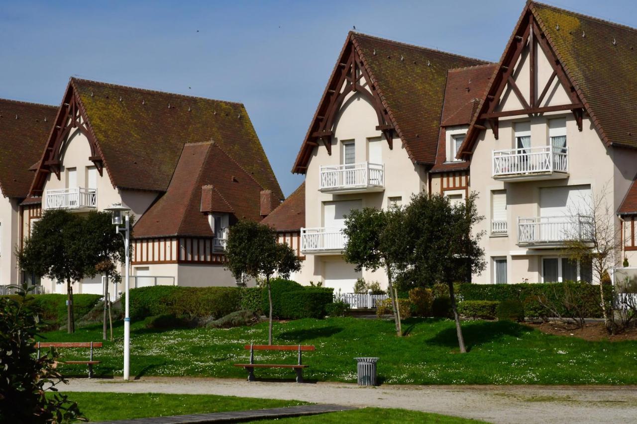 Appartement Au Pied De La Plage - Balcon - Parking Courseulles-sur-Mer Esterno foto
